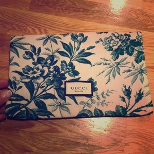 Gucci cosmetic pouch